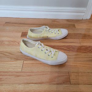 Yellow Converse All-Star